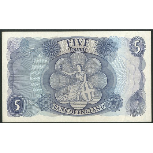 44 - Bank of England, J.S. Fforde, 5 pounds (1967), #58A 703462 (EPM B314). Light crease through Queen's ... 