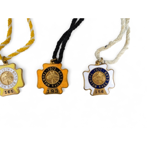 102 - Taunton Race Club enamelled members badges - 1971, 1972, 1973 and 1974.