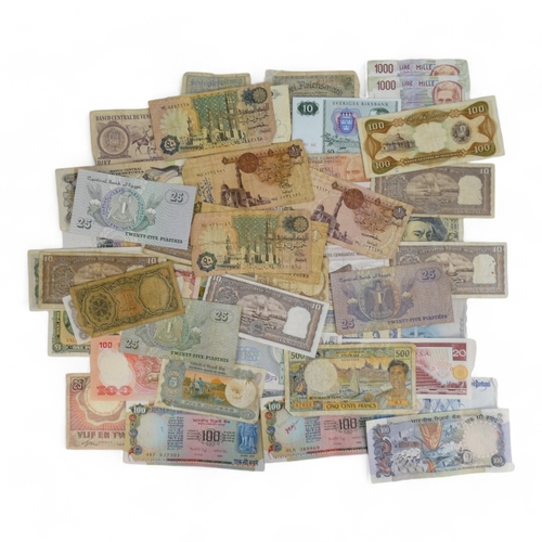 373 - A quantity of foreign banknotes - to include Argentina, Brazil, Egypt, France, India, Venezuela, Ind... 