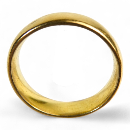 641 - A 22ct gold wedding band - size N, 6.6g