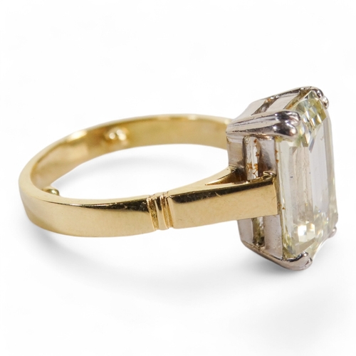 652 - An emerald cut diamond ring - accompanying Birmingham Assey Office report assessing the stone as wei... 