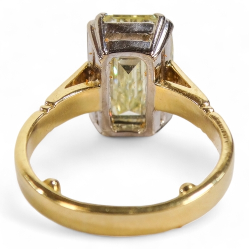 652 - An emerald cut diamond ring - accompanying Birmingham Assey Office report assessing the stone as wei... 