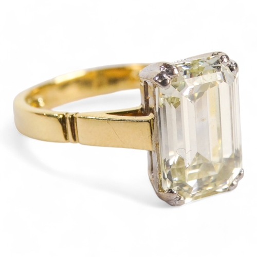 652 - An emerald cut diamond ring - accompanying Birmingham Assey Office report assessing the stone as wei... 