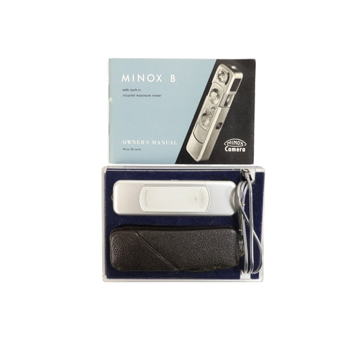 117 - A Minox model B miniature camera - no. 793 435, with inner and outer boxes, guarantee card and owner... 