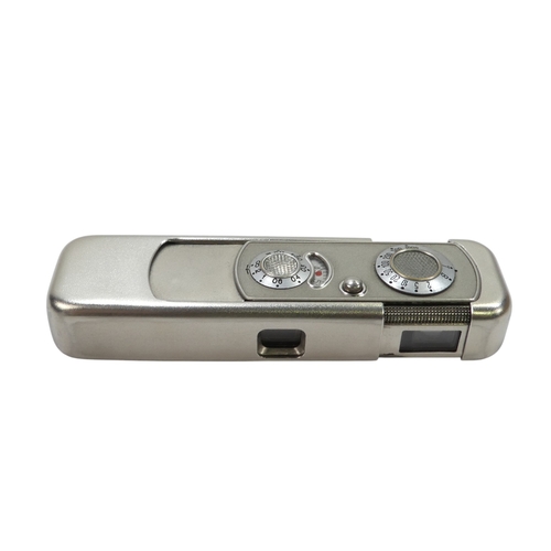 136 - An early Minox miniature camera - Riga model, no. 16 264, circa 1942.