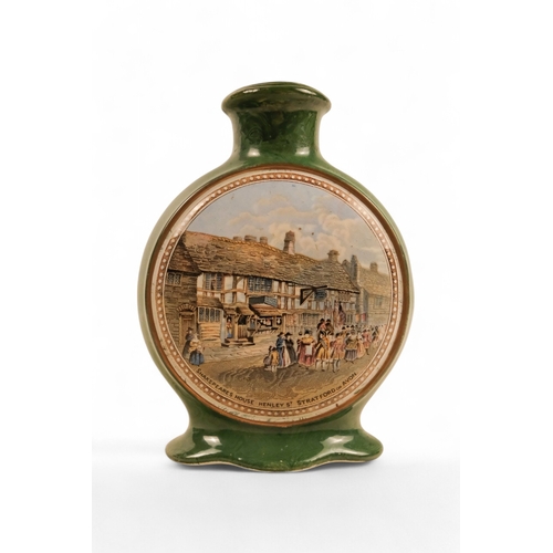 248 - A Prattware moon flask - 'Shakespeare's House', 16cm high, together with three Parttware plates. (4)