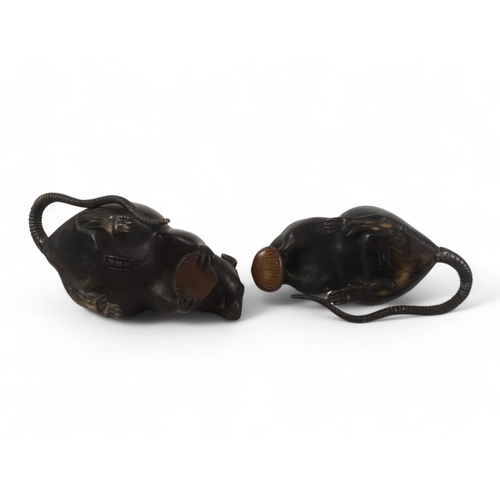 328 - A pair of Japanese bronze figures of rats - Meiji period (1868-1912), each modelled holding a nut, e... 