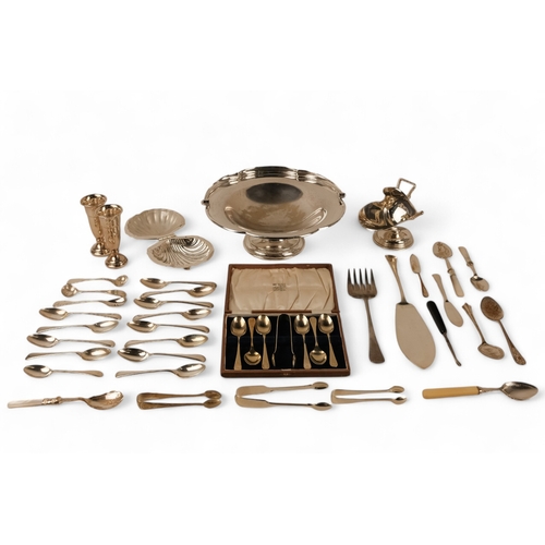 551 - A quantity of plated wares - including Butlers flatware, pedestal dish, scallop shell butter dish, h... 