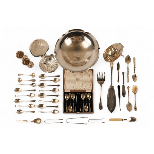 551 - A quantity of plated wares - including Butlers flatware, pedestal dish, scallop shell butter dish, h... 