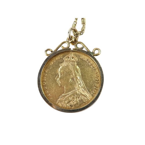 622 - A Victorian sovereign - 1890, in a 9ct gold frame on a fancy link 9ct chain, 14.1g.