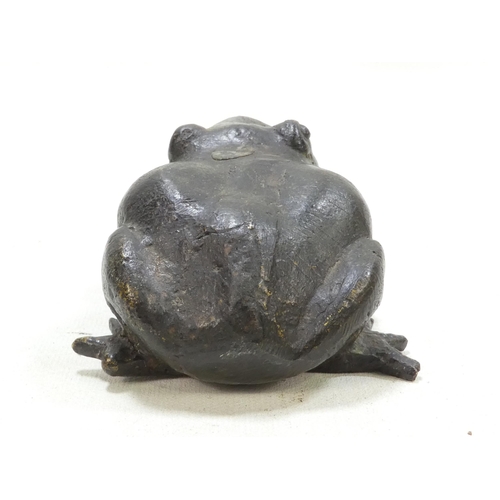 101 - A pair of late 19th century cast bronze frogs - with brown patination, 9cm wide. (2)