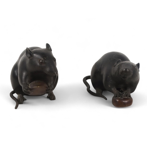 328 - A pair of Japanese bronze figures of rats - Meiji period (1868-1912), each modelled holding a nut, e... 