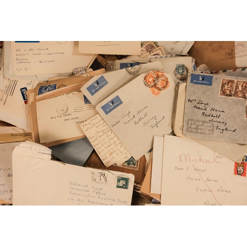 356 - A quantity of world stamps - mostly 20th century, on paper.