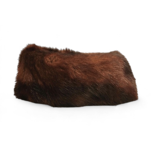 400 - A mink fur hat.