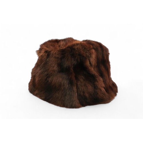 401 - A mink fur hat.