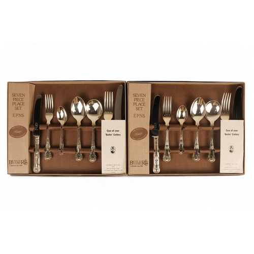 551 - A quantity of plated wares - including Butlers flatware, pedestal dish, scallop shell butter dish, h... 