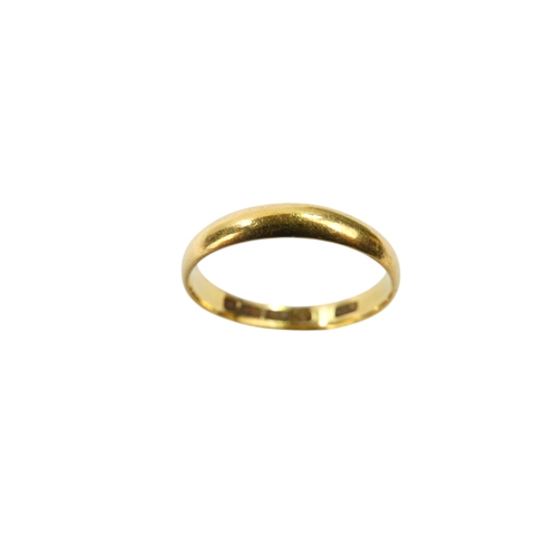 625 - A 22ct gold wedding band - 2.2g.