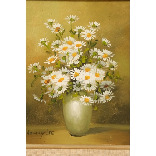 775 - Nancy Lee WILLCOX (XX) Still Life Daisies Oil on board Signed lower left Framed  Picture size 24 x 1... 