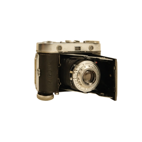 66 - A collection of early 20th century folding cameras - including Kodak examples.