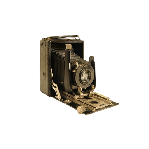 66 - A collection of early 20th century folding cameras - including Kodak examples.