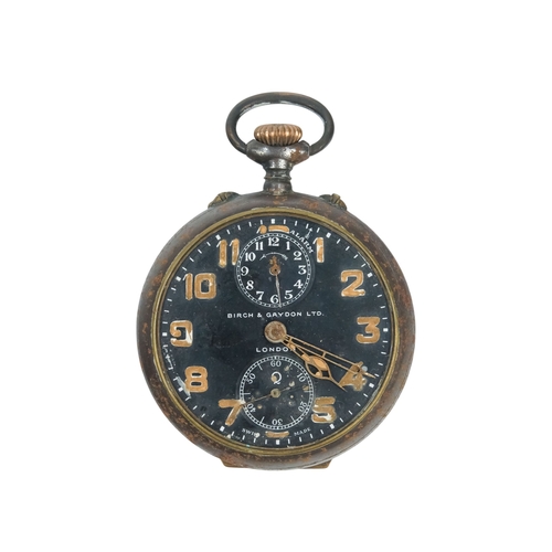 724 - An early 19th century silver pair cased pocket watch - the white enamel dial set out in Roman numera... 