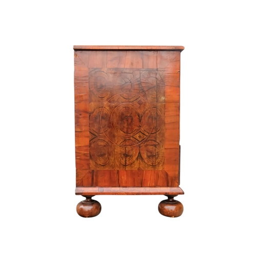 933 - A William and Mary oyster veneered laburnum and fruitwood inlaid chest of drawers - the geometric in... 