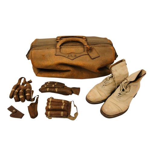 26 - An early 20th century tan leather cricket bag - Gladstone style with a textured crocodile finish, to... 