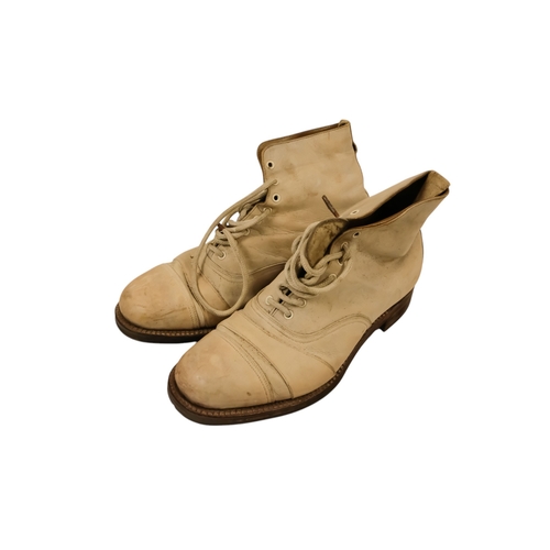 26 - An early 20th century tan leather cricket bag - Gladstone style with a textured crocodile finish, to... 