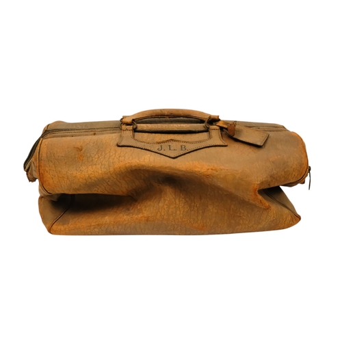 26 - An early 20th century tan leather cricket bag - Gladstone style with a textured crocodile finish, to... 