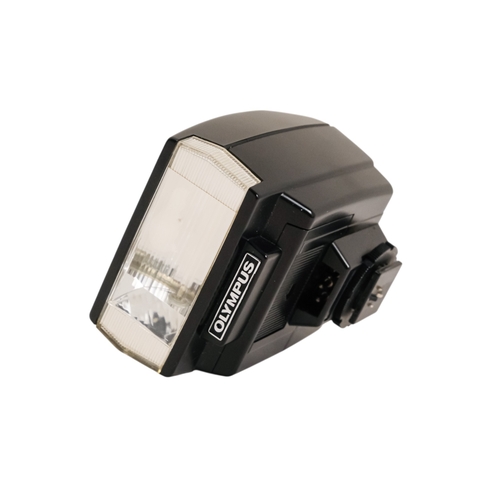 61 - A Tamron SP 70-210 TeleMacro lens - together with another similar, three others and a flash.