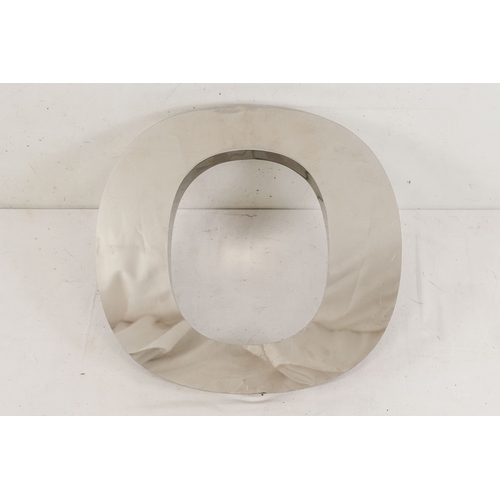 145 - A metal shopfront 'O' sign - 36 x 38cm.