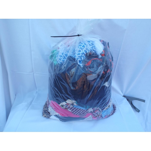 11 - Bag of womens clothing