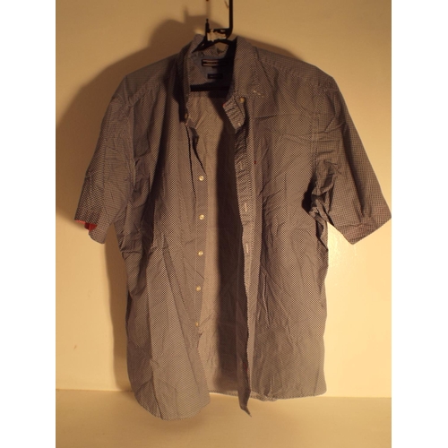 129 - Tommy Hilfiger shirt size XXL