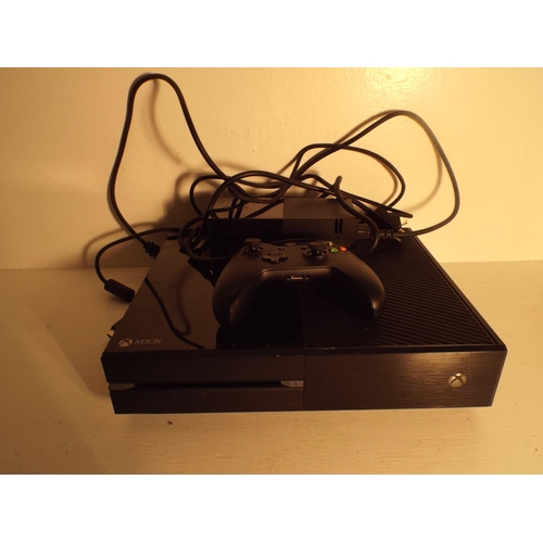 161 - Xbox One with controller GWO