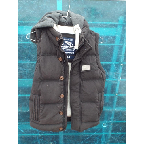 162 - Superdry gillet size S