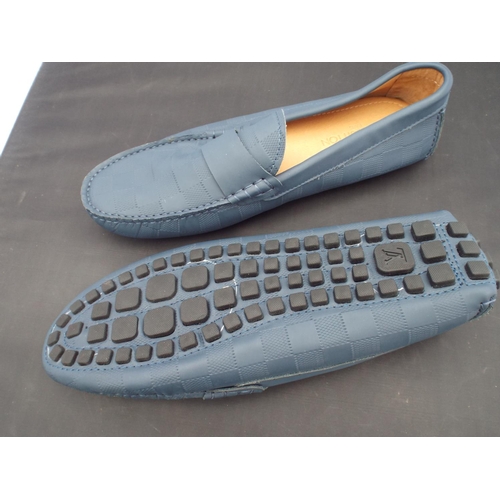 58 - Louis Vuitton shoes size 46