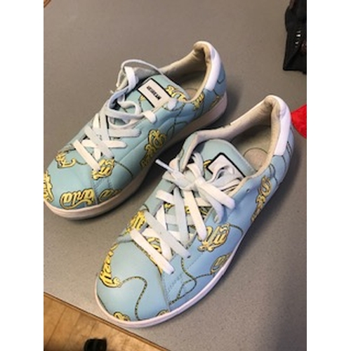 120 - Womens Reebok Race Ice cream trainers size UK 5.5