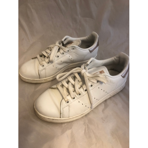 181 - Adidas Stan Smith trainers size UK 6