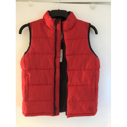 76 - New & tagged kids Gap gillet size M