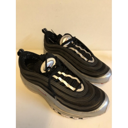 88 - Pair of Nike trainers size UK 8.5