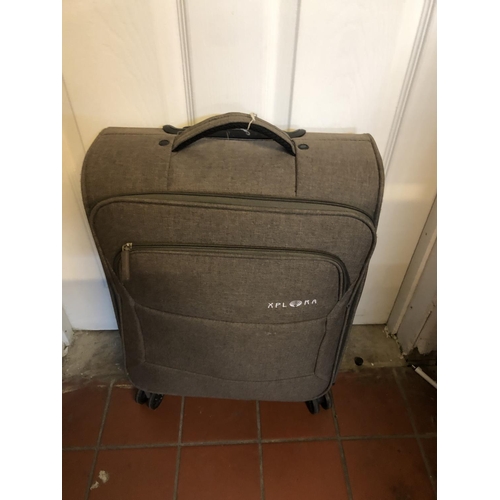 99 - Suitcase of mixed clothing