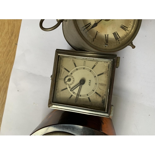 110 - X3 vintage clocks