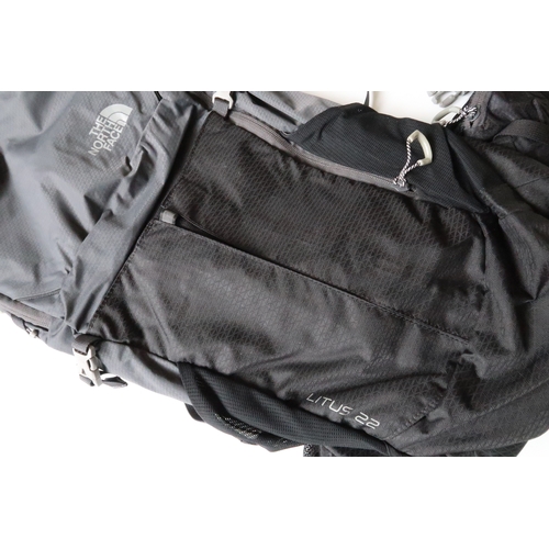 151 - The North Face Litus 22 backpack