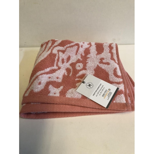 51 - New pink hand towel 50 x 100 cm