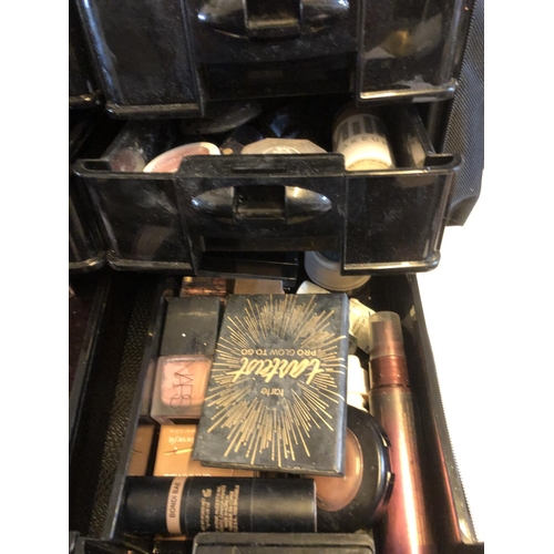 39 - Beautician travel case with make up & lots of brushes