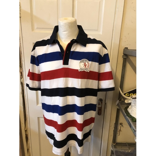 47 - Tommy Hillfiger T-shirt size XL