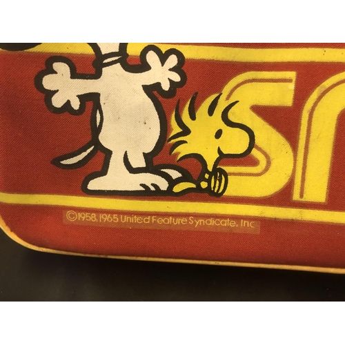 55 - Vintage Snoopy bag