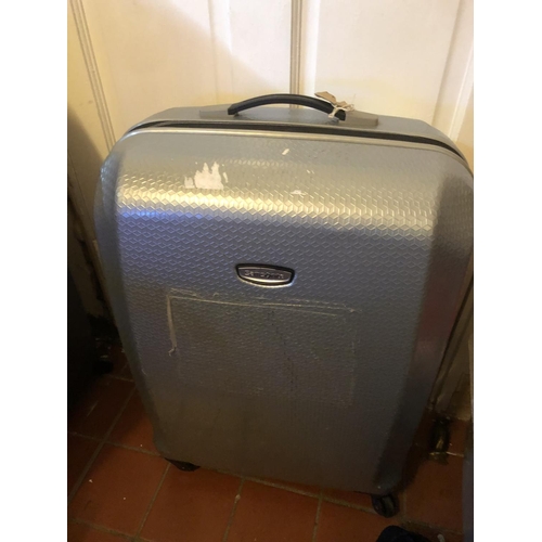 411 - Samsonite suitcase