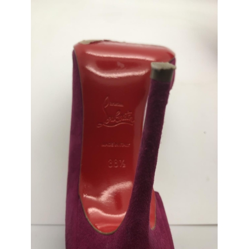 51 - Christian Louboutin shoes
Size 38.5