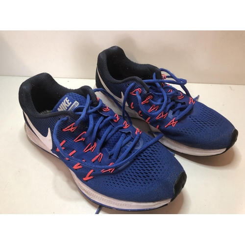 21 - Nike trainers 
Size UK 7